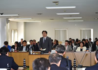 予算特別委員会 最終補正予算審議（会派を代表して「中小企業の制度融資の円滑化」「各民健康保険の一元化」「道財政安定化」を求め議論を展開）