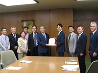 地域での医療・子育ての確立、鉄路の維持、災害復旧・災害に強い街づくりなど政策提言・要望